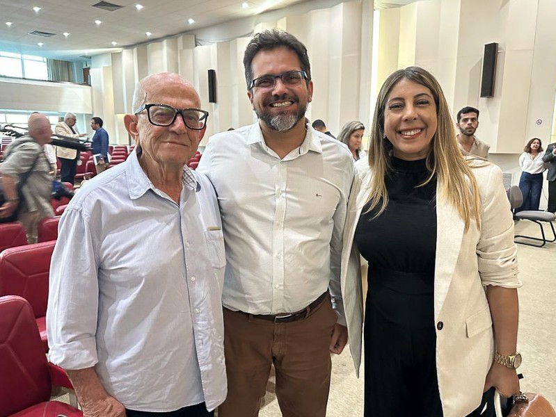 Comitiva de prefeitos e prefeitas do Cidennf se reúne com o secretário de Estado de Infraestrutura e Cidades