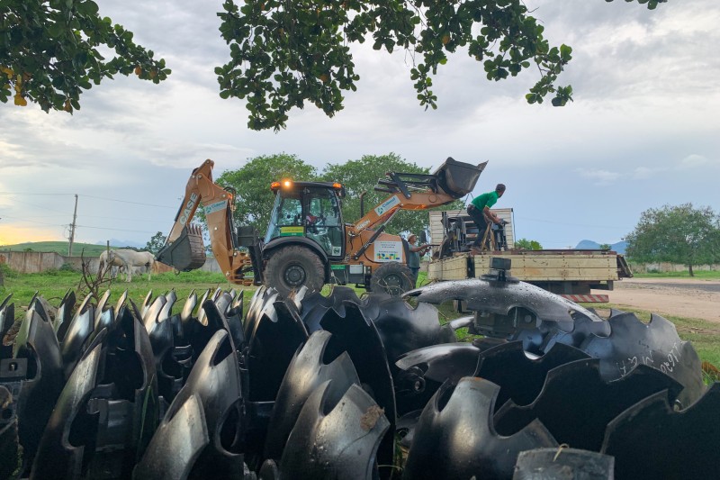 Cidennf recebe nova remessa de equipamentos agrícolas para fortalecer agricultura de Campos dos Goytacazes